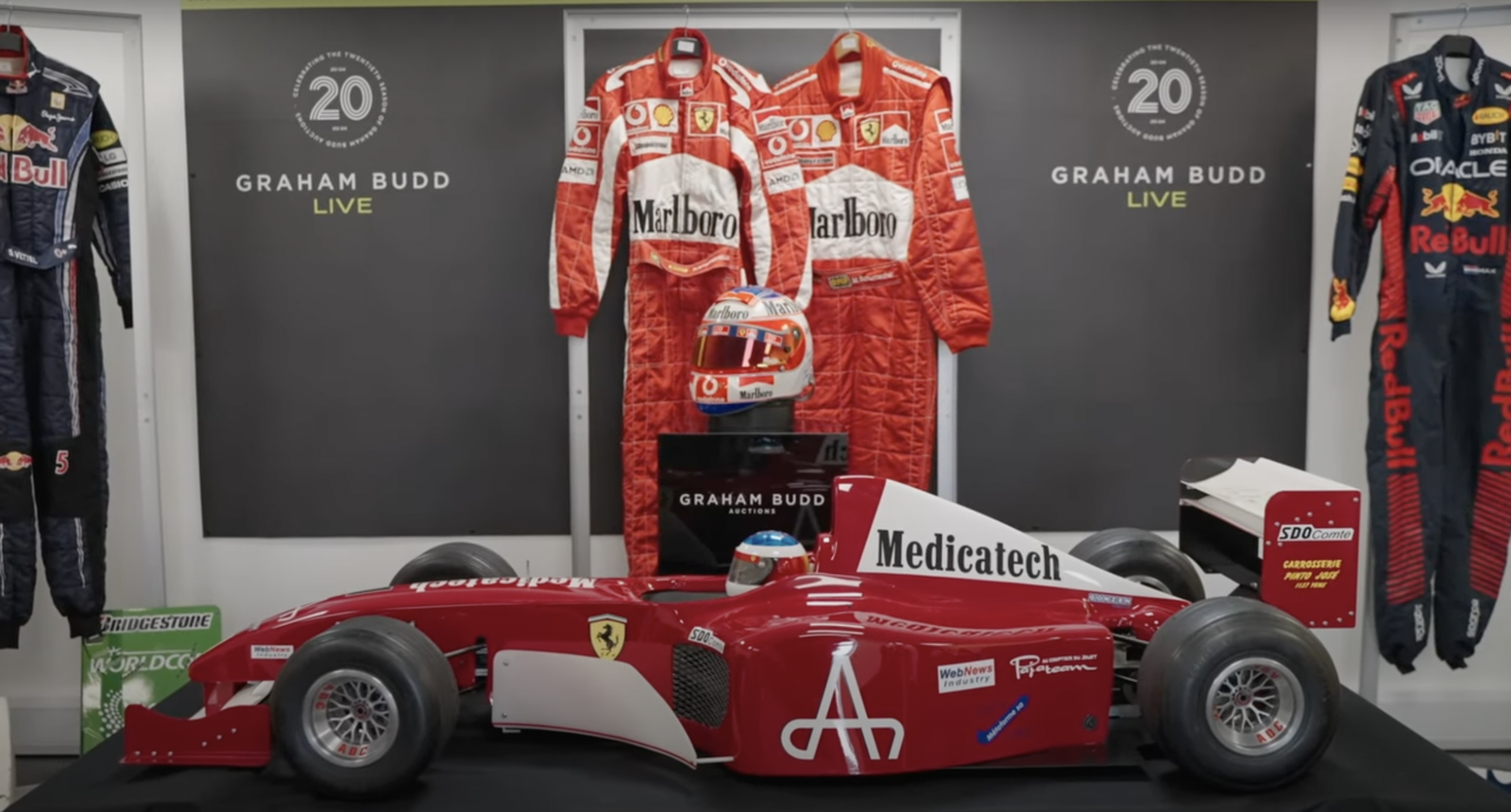 Ferrari F2002 R/C replica - side